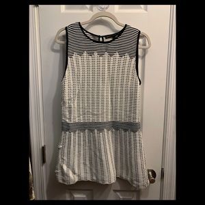 White House Black Market knit sleeveless peplum blouse (large)